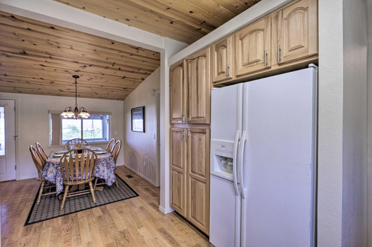 Rustic Bullhead City Retreat With Porch And Views Εξωτερικό φωτογραφία